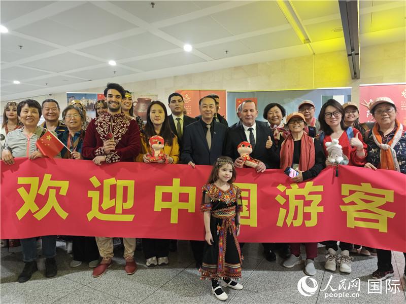 中国春节影响力扩大，中国游客春节前夕前往阿尔及利亚，阿尔及利亚喜迎中国游客共度2025蛇年春节