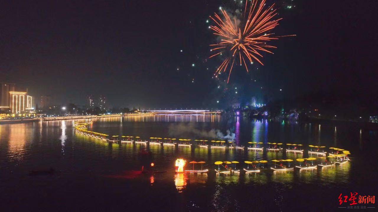 青神湖之旅：春节看金龙凤凰演绎美好