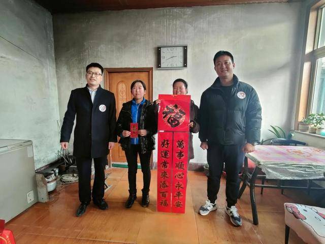微尘公益在行动：新春佳节前对困难家庭的关怀之旅，微尘公益：新春走访困难家庭，传递爱与关怀