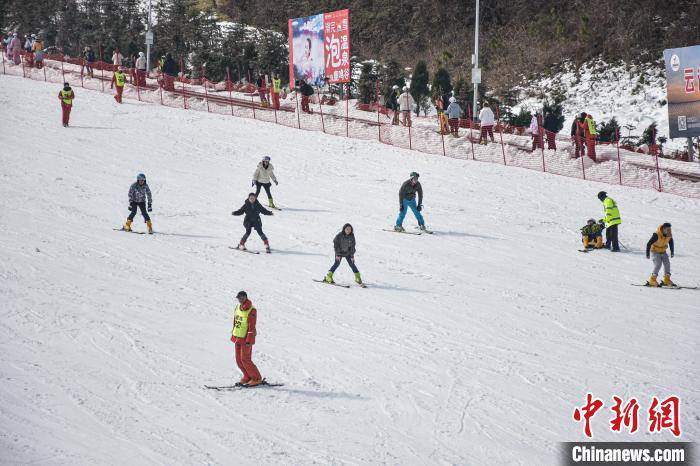 江西冰雪经济崛起：滑雪胜地大赏，冰雪经济热潮下的江西：用白雪换白银