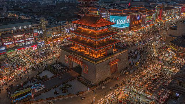 2024春节，网红城市如何续写流量传奇，春节假期：网红城市的“长红”之路