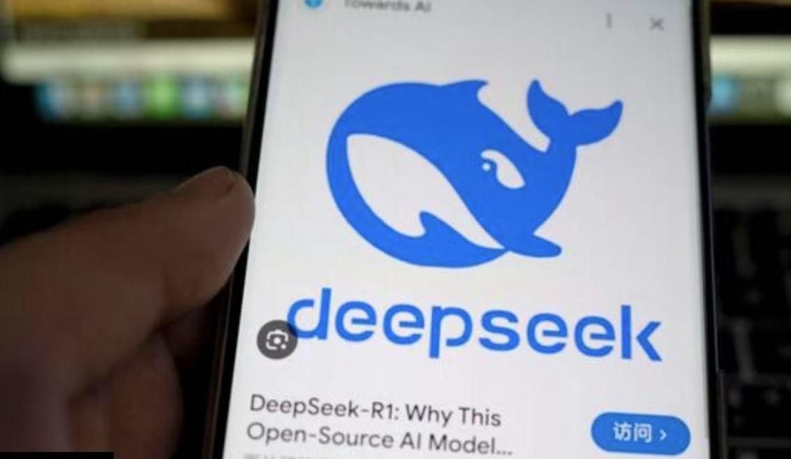 中国DeepSeek被指违规，美国科技界震动