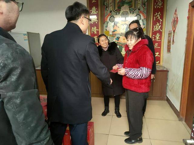 微尘公益在行动：新春佳节前对困难家庭的关怀之旅，微尘公益：新春走访困难家庭，传递爱与关怀