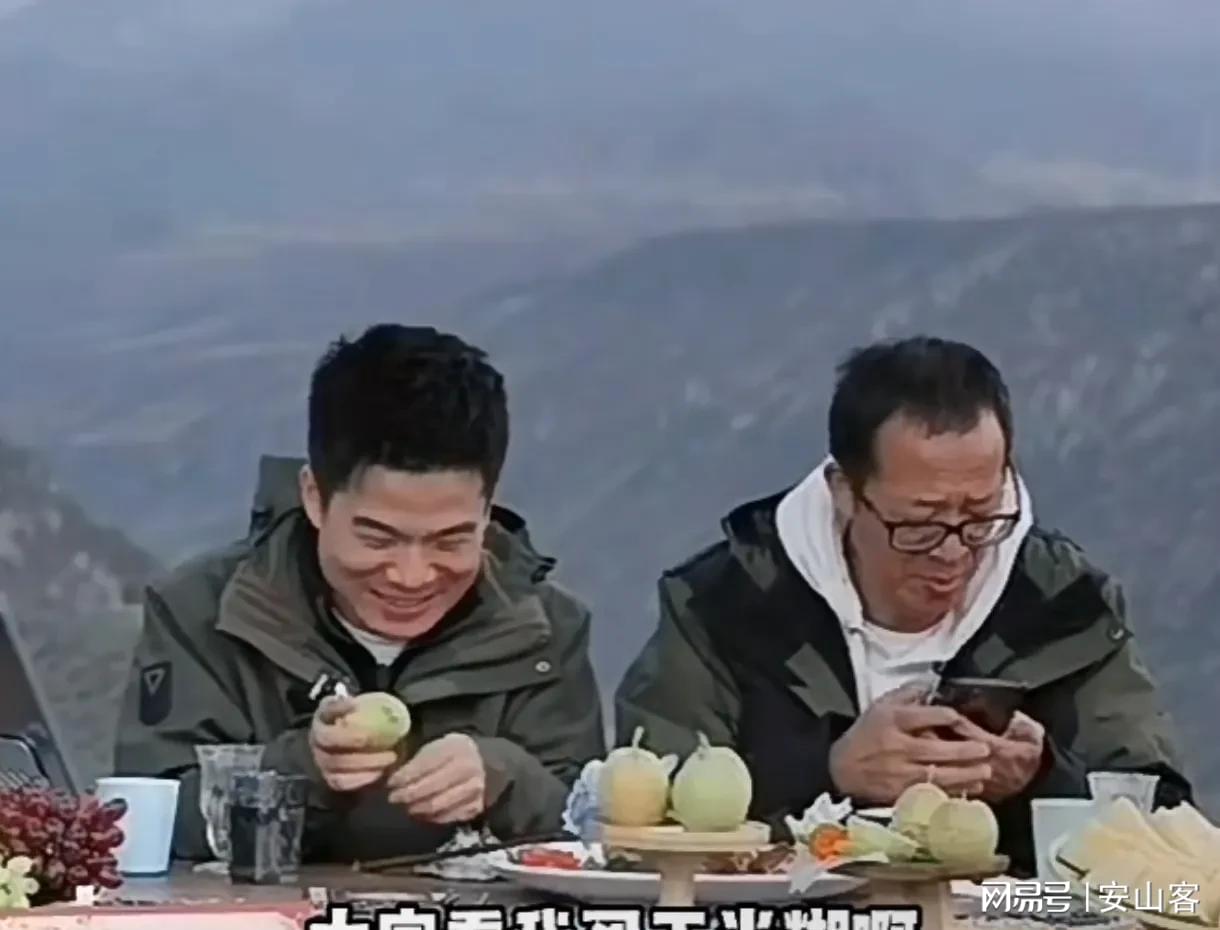 留几手春节前直播：炮轰娱乐圈现象，背后真相几何？，刘爽春节前直播犀利开怼：从张大大到董宇辉