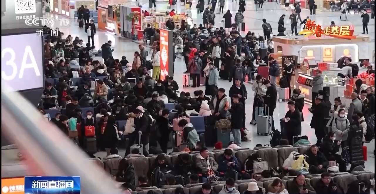 探秘春运火车换乘：济南西站客运员的忙碌与温暖，春运期间火车换乘：济南西站的速度与温度