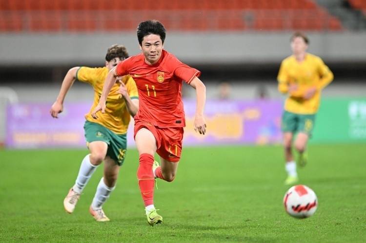 U20男足短暂休假后深圳集结，唐天翼除外27人备战，27名U20男足球员赴深圳备战，唐天翼提前离队
