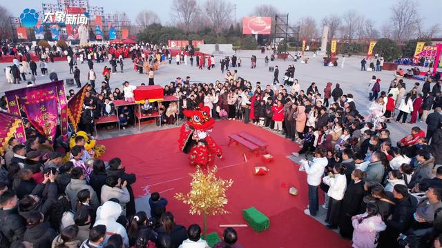 新乡卫辉迎财祈福庙会：新春盛宴开启 蛇年新春：新乡卫辉庙会的热闹景象
