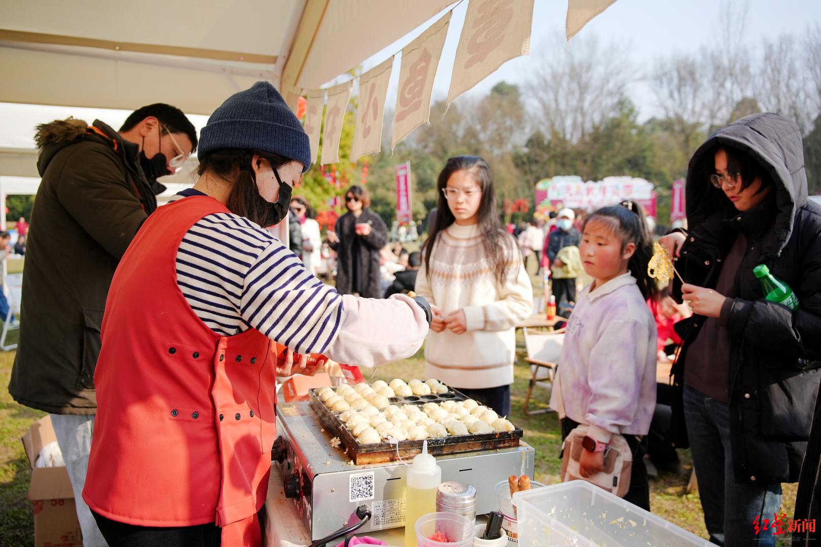 大年初一，新津区斑竹林景区开启第二届台湾美食季，走进新津区斑竹林景区的第二届台湾美食季