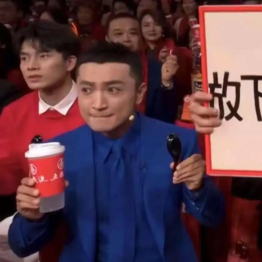 2025春晚：那些令人难忘的精彩瞬间，2025春晚：舞台上下的趣味瞬间