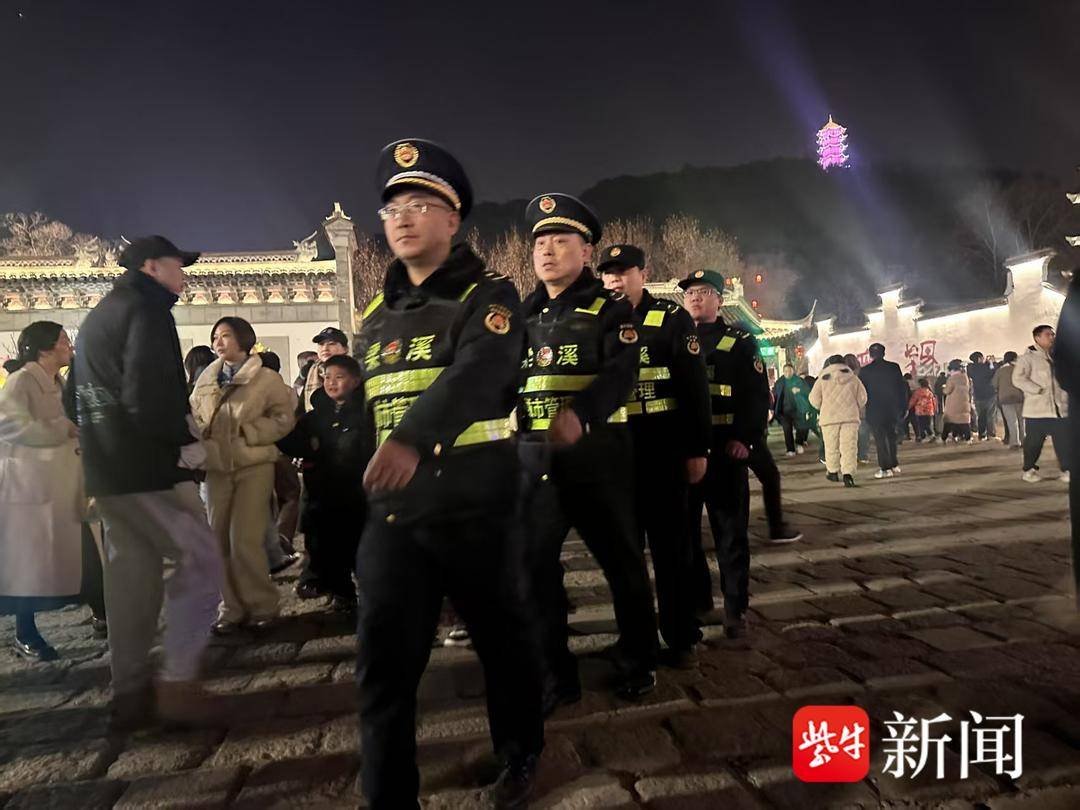 春节的惠山古镇：城管工作背后的故事 城管基层工作者的坚守：愧疚与责任并存