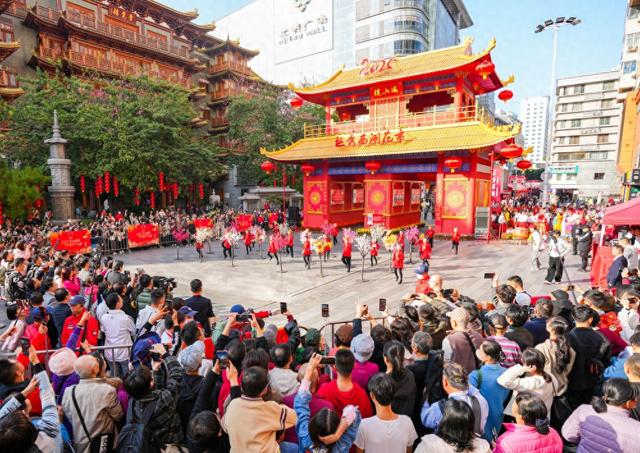 广东春节：民俗活动多彩，年味独特，广东：多元文化交织下的春节盛景