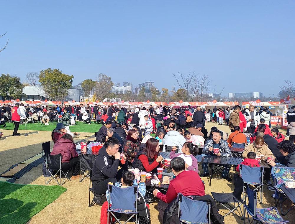 2025东安湖新春：从无人机表演到非遗体验的多彩之旅，东安湖公园新春盛事：科技与文化的狂欢