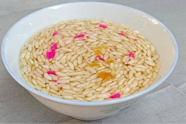 宾川向阳村：传统米花制作的坚守与春节情怀