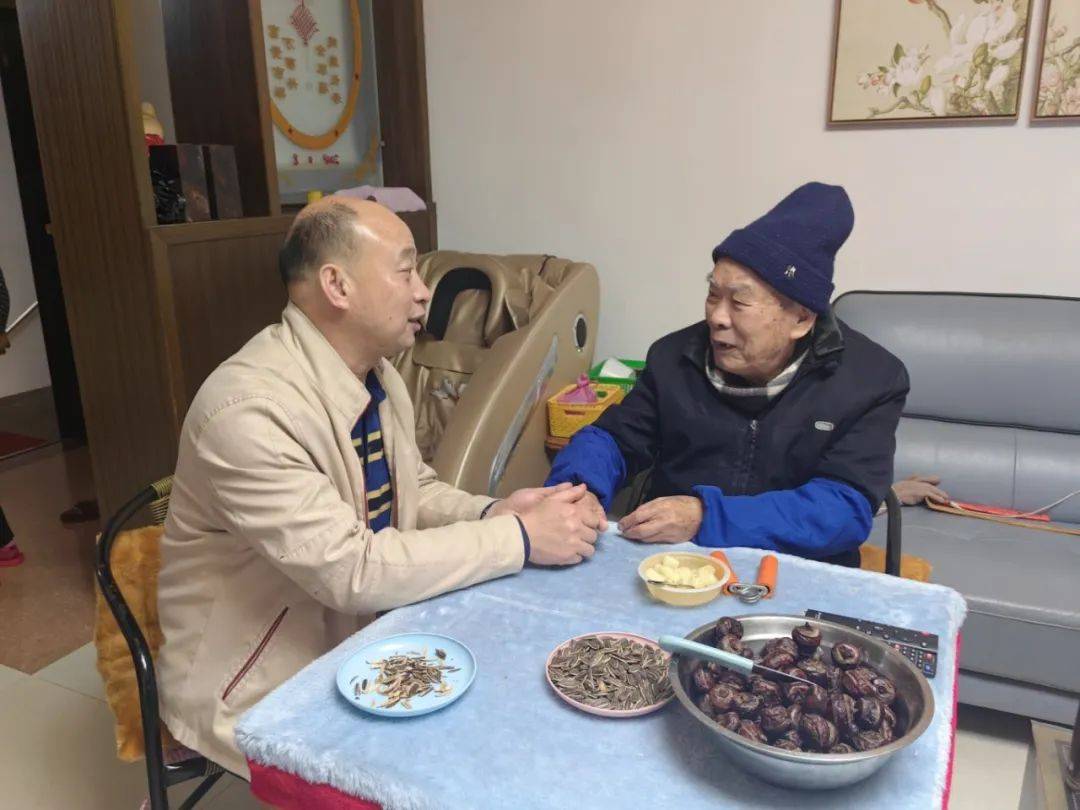 桂林中院节前走访慰问：暖人心扉的新春关怀，桂林中院节前走访：把温暖与祝福送给各界人士