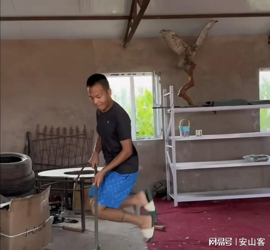 留几手春节前直播：炮轰娱乐圈现象，背后真相几何？，刘爽春节前直播犀利开怼：从张大大到董宇辉