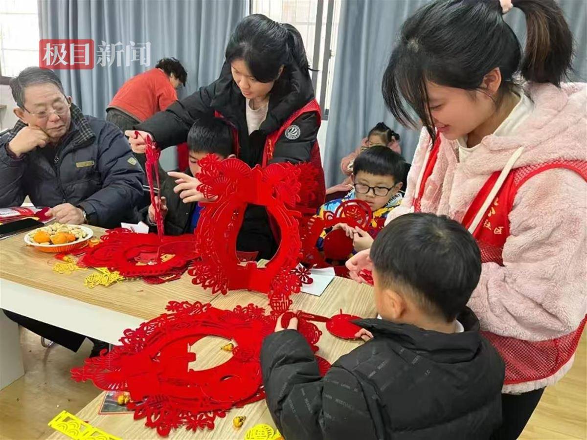 湖北寒假“爱心托管班”：丰富课程与安全保障并行