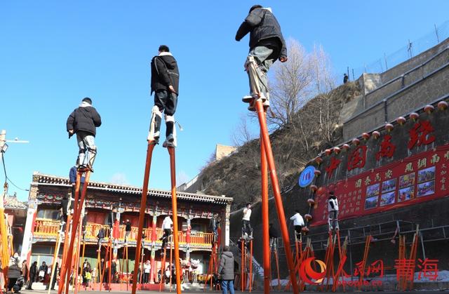 青海湟中鲁沙尔高跷：传承六百年的非遗魅力 探秘青海鲁沙尔高跷：传统与现代的交融