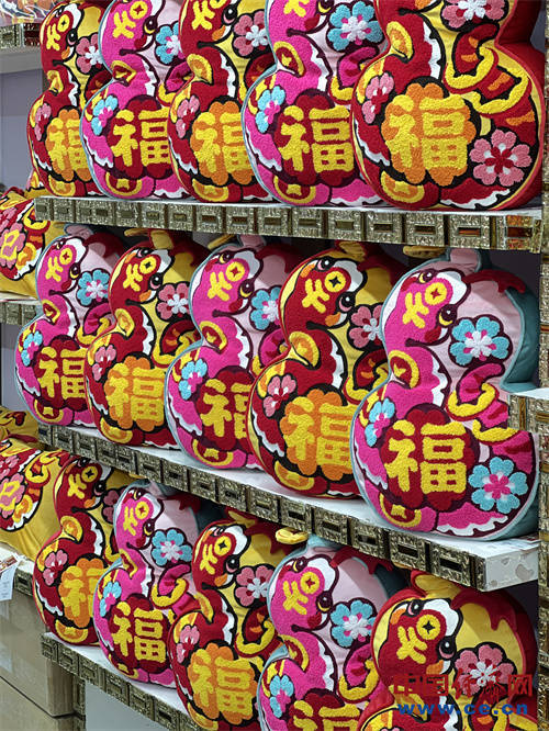 年货经济：传统年货革新，消费场景拓展 年货经济：传统与新兴共舞，消费场景大拓展