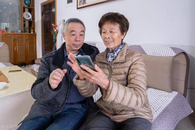高龄津贴：不只是养老金的补充，1950 - 1955年出生者能否领高龄津贴？