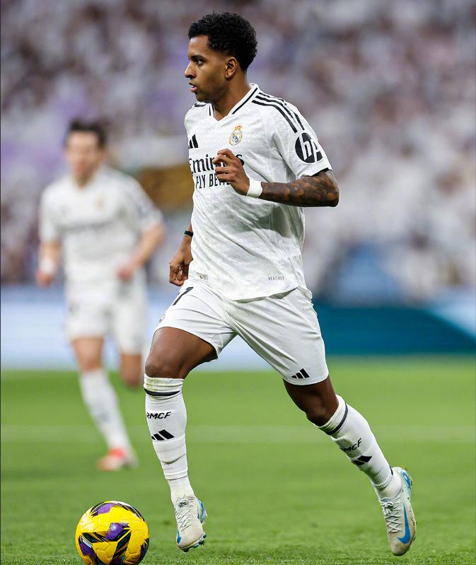 皇马5 - 1萨尔茨堡红牛：欧冠之路现曙光
