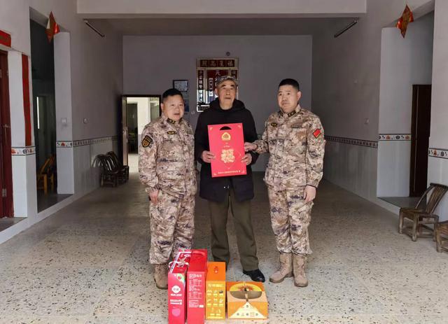 张谷英镇武装部慰问新兵家属，彰显尊崇与敬意