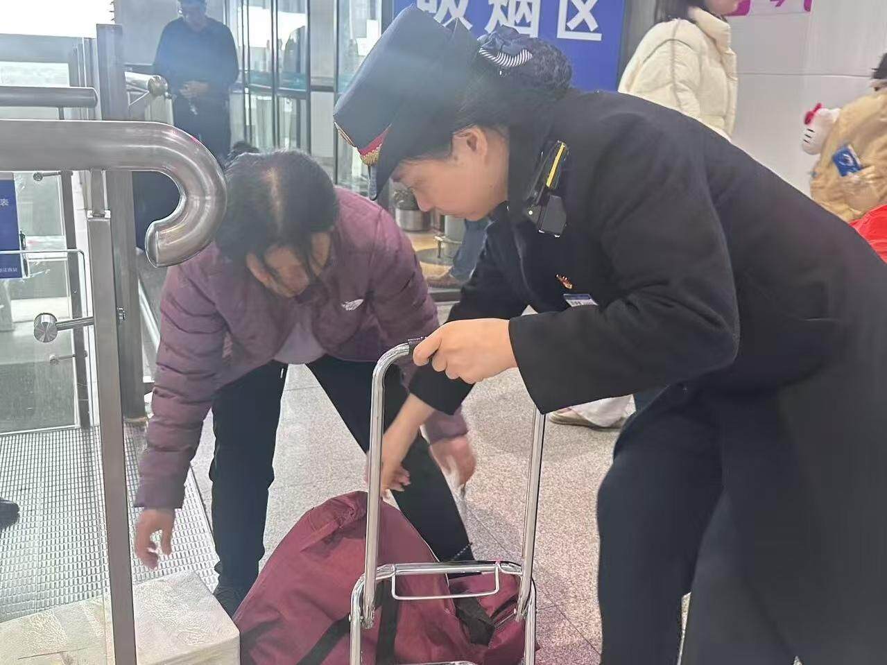 全红婵的家乡湛江：除夕邀约与暖心春运服务