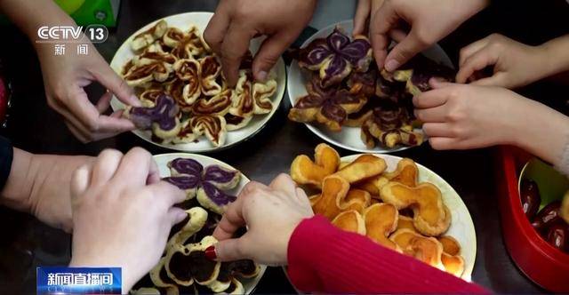 大河镇纸房头村：炸花花里的新年味 探秘河北石家庄纸房头村的“炸花花”制作
