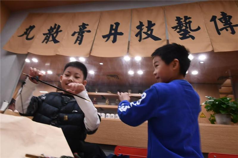 白塔寺药店寒假走读营：青少年与中医药文化的深度接触