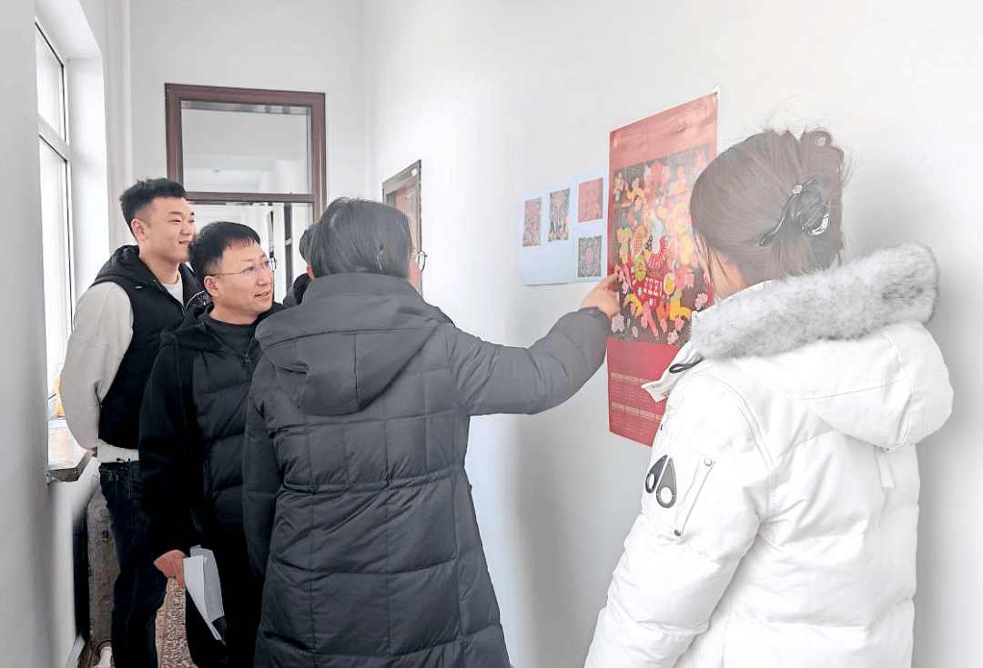 硼海镇年画活动：为传统艺术注入新时代气息 硼海镇：多彩年画活动，丰富群众文化生活