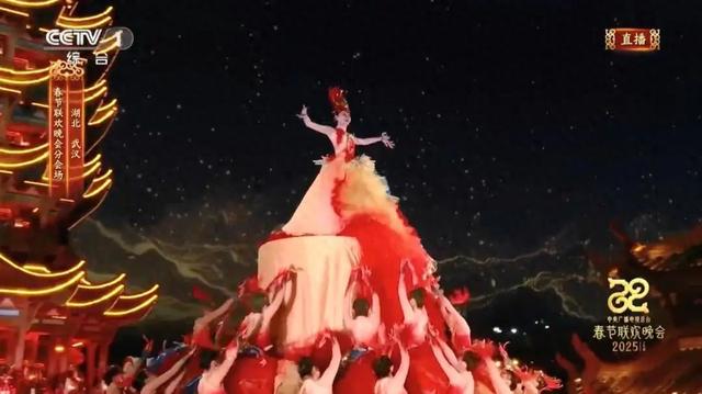 孟庆旸领舞，2025春晚武汉分会场凤凰舞绝美出圈