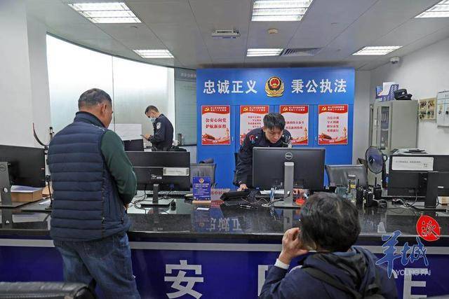 春运机场：民警眼中的团圆与坚守，广州白云机场春运背后的民警故事