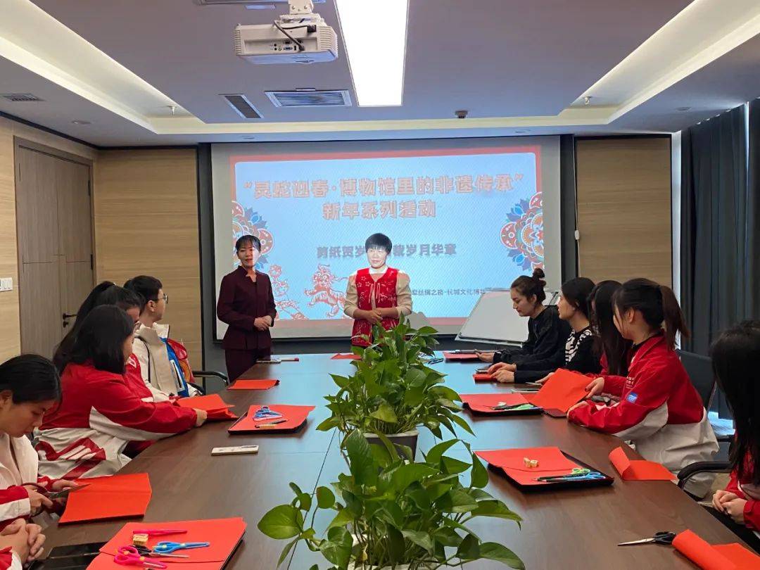非遗传承在尉犁：志愿者的新年文化之旅