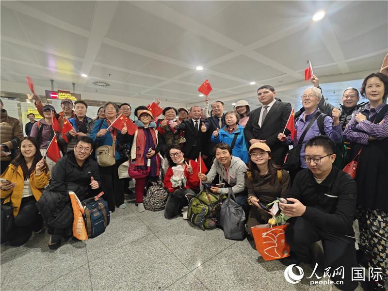 中国春节影响力扩大，中国游客春节前夕前往阿尔及利亚，阿尔及利亚喜迎中国游客共度2025蛇年春节