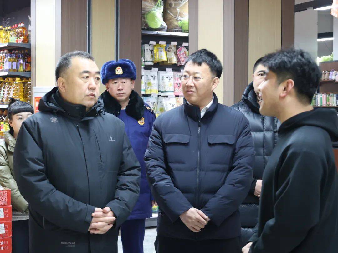 全盟各地党政领导为春节消防安全保驾护航，党政领导齐出动，全盟节前消防安全大检查