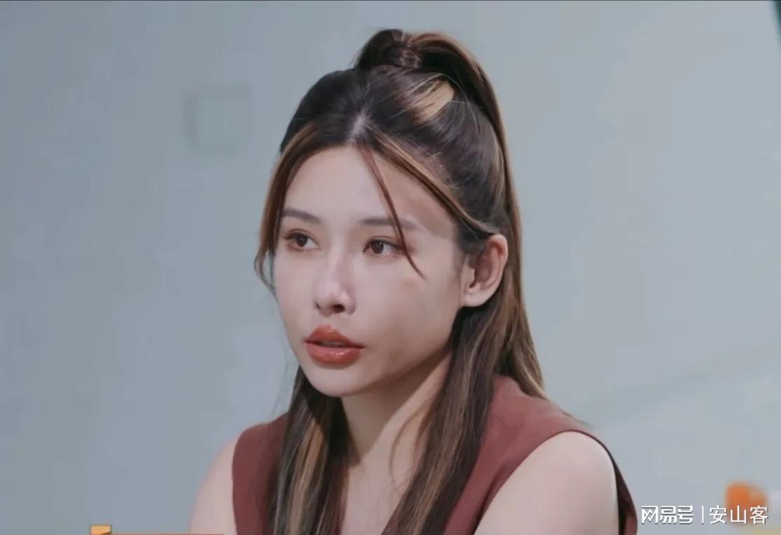 留几手春节前直播：炮轰娱乐圈现象，背后真相几何？，刘爽春节前直播犀利开怼：从张大大到董宇辉