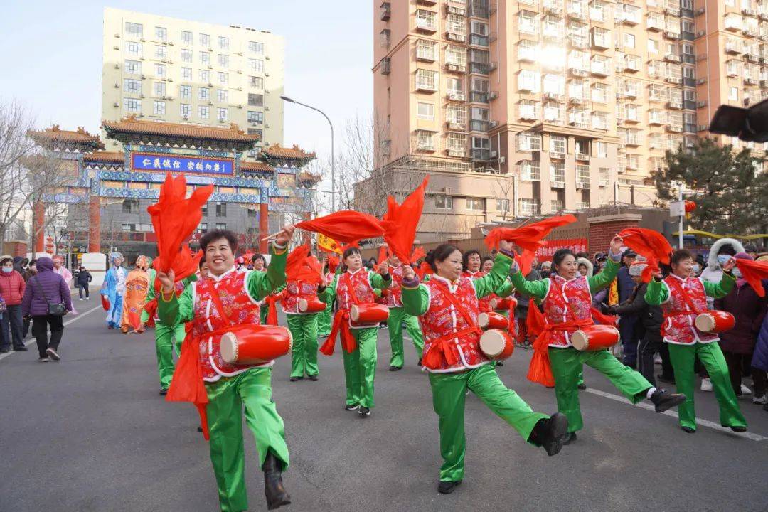 古城村“秉心圣会”：民俗表演中的非遗传承与新春祝福，新春民俗盛景：古城村“秉心圣会”民俗表演年味十足