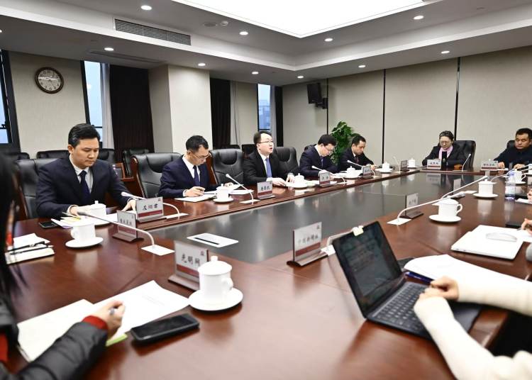 重庆经信委推35条硬核举措，制造业发展迎新机遇，重庆经信委：35条政策助力制造业稳增长、促转型、提能级