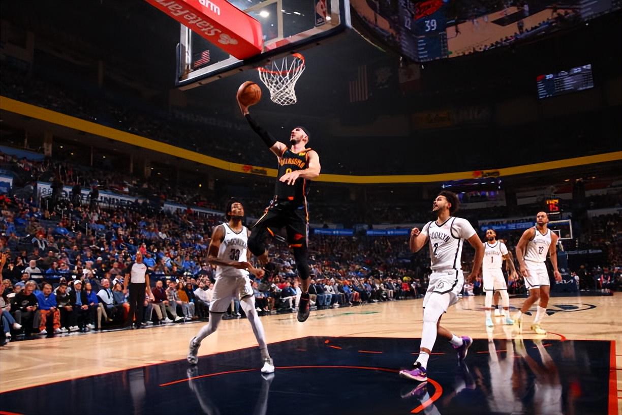NBA常规赛：雷霆登顶西部，卡鲁索防守亮眼，雷霆胜开拓者：卡鲁索数据背后的价值