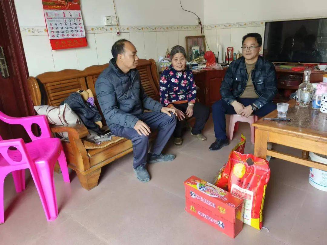 安平镇：节前慰问，让温暖蔓延