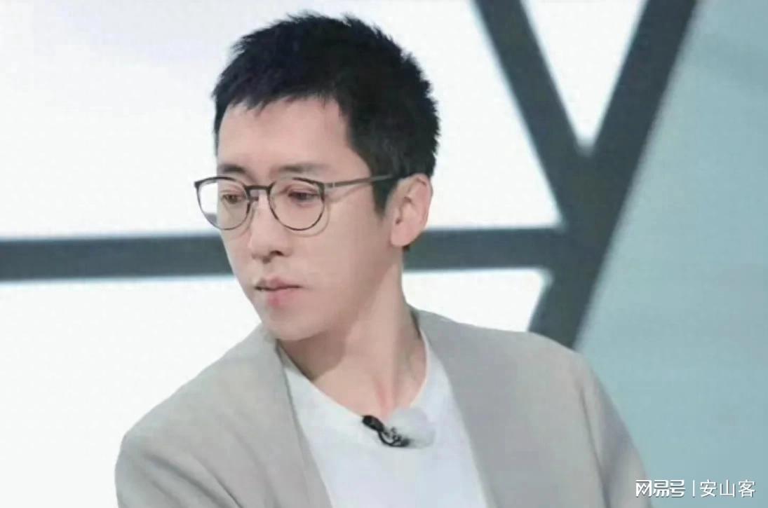 留几手春节前直播：炮轰娱乐圈现象，背后真相几何？，刘爽春节前直播犀利开怼：从张大大到董宇辉