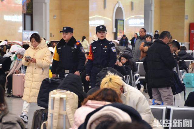 “铿锵玫瑰”在青岛站派出所的坚守 平凡岗位上的女民警：用“她力量”守护平安