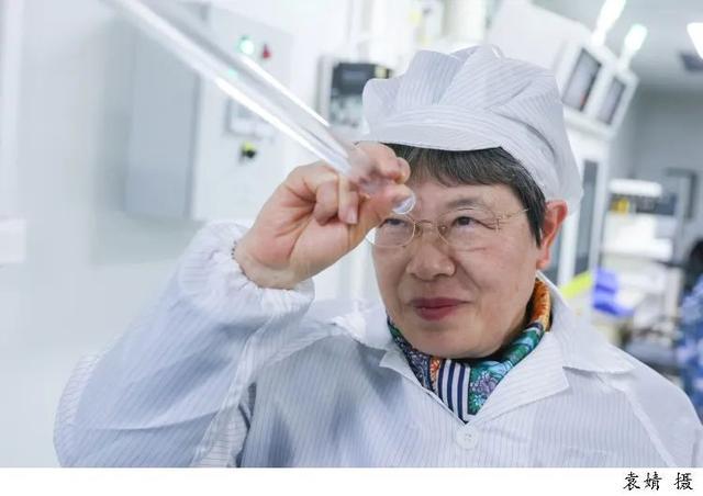 探秘胡丽丽：特种玻璃研发背后的巾帼力量 中国特种玻璃的“女掌门”——胡丽丽