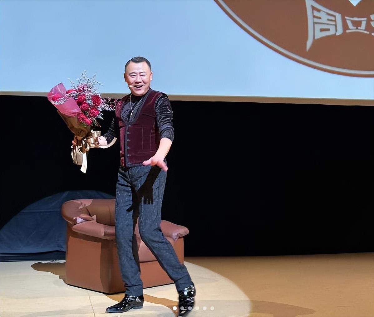 周立波横滨脱口秀：回归背后的冷与热