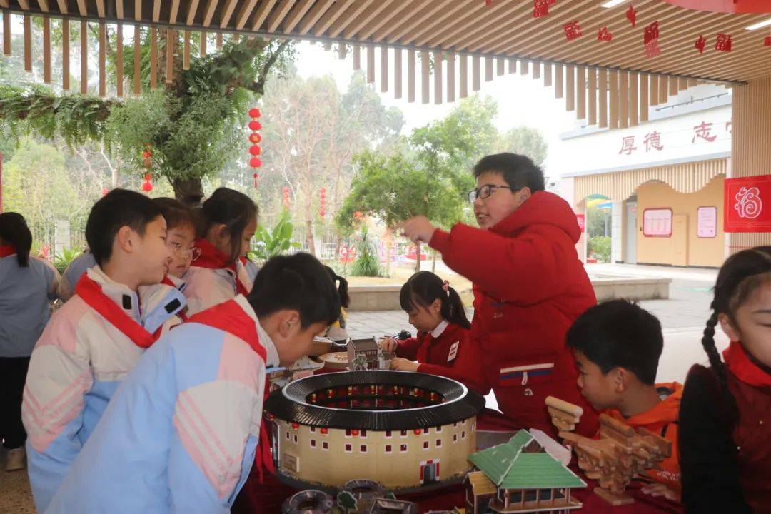 探秘二附小开学季：非遗、科技、运动的碰撞，二附小开学季：非遗、科技、运动齐登场