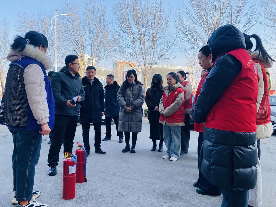 丰泽社区九小场所安全管理升级：黄河路街道的培训举措 黄河路街道丰泽社区开展安全检查培训，提升场所安全管理
