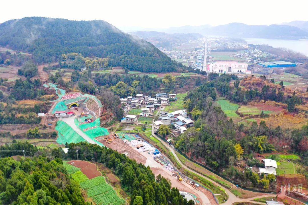 人勤春来早：绵遂内铁路团结隧道全力抢抓工期