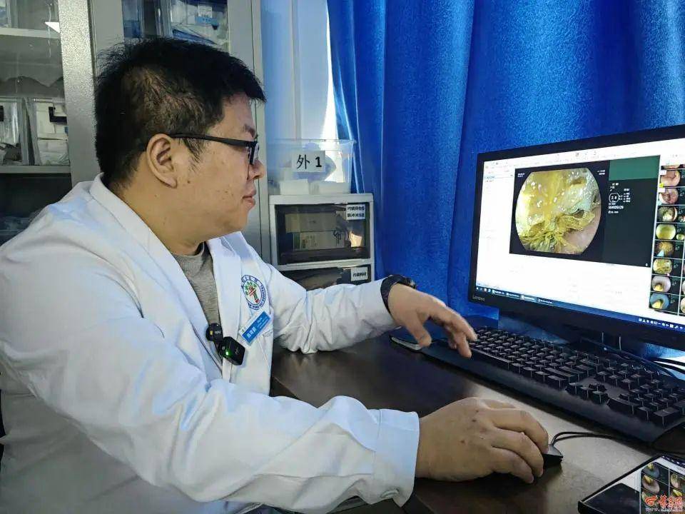 不可思议：少女吃塑料袋，异食癖危害知多少 恐怖！女孩吃塑料袋致肠梗阻，异食癖背后原因复杂