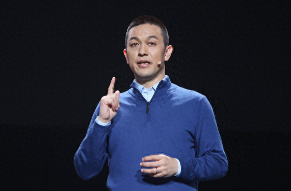 李斌与余承东：汽车界的互动背后的技术暗战 汽车高管的互动：从爆胎测试邀请看行业竞争