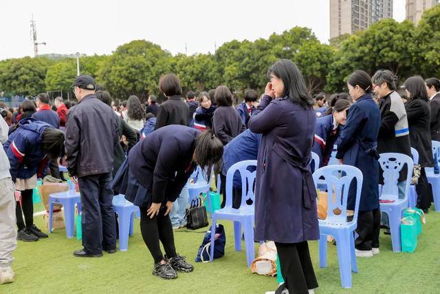 厦门高三成人礼：学校活动背后的情感交融 厦门高三成人礼：那些感人至深的瞬间