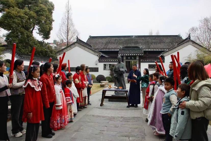 黄道婆纪念公园立春游园会：传统与现代结合的迎春盛事